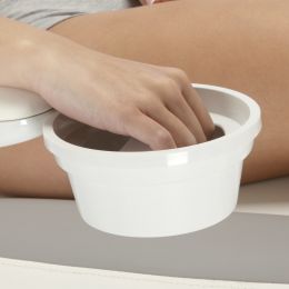 Manicure bowl with ergonomic support