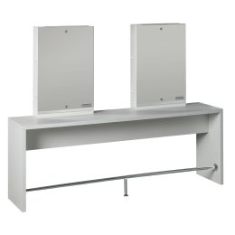 Quadratischer Tisch trifft auf runden und eckigen Spiegel. Der perfekte Doppelbedienplatz f&uuml;r deinen Salon!