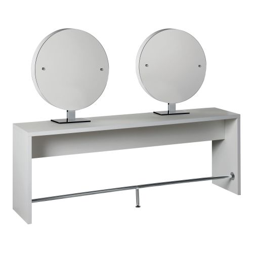 Quadratischer Tisch trifft auf runden und eckigen Spiegel. Der perfekte Doppelbedienplatz für deinen Salon!