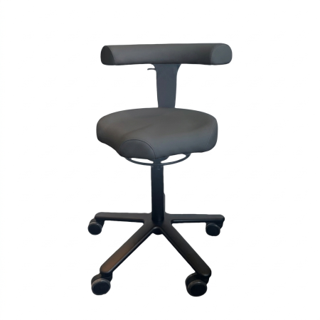 Praktischer Arbeitsstuhl mit multifunktionaler Lehne, welche um 360° drehbar ist.