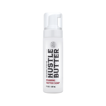 Hustle Butter Tattoo Schaumseife zur sanften Reinigung tätowierter Haut. Ideal für Tattoo-Pflege im Studio und zu Hause. Jetzt bei BEAUTEK.